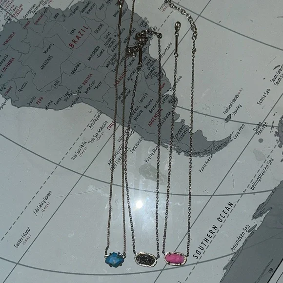 Kendra Scott Elisa Pendant Lot - Picture 3 of 6